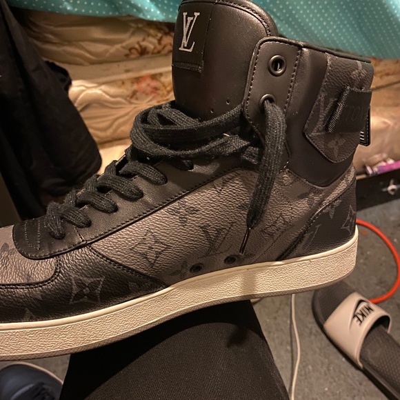 Shoes/clothes - Picture 1 of 3